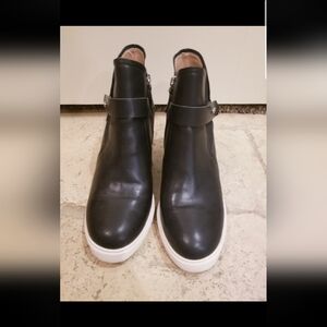 Black Leather L.Paolo Bootie